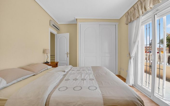 Image No.16-3 Bed Townhouse for sale