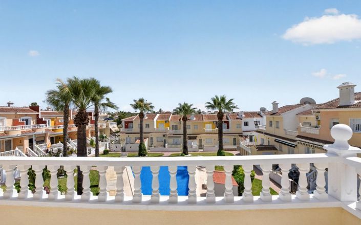 Image No.17-3 Bed Townhouse for sale