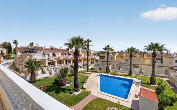 Image No.19-3 Bed Townhouse for sale