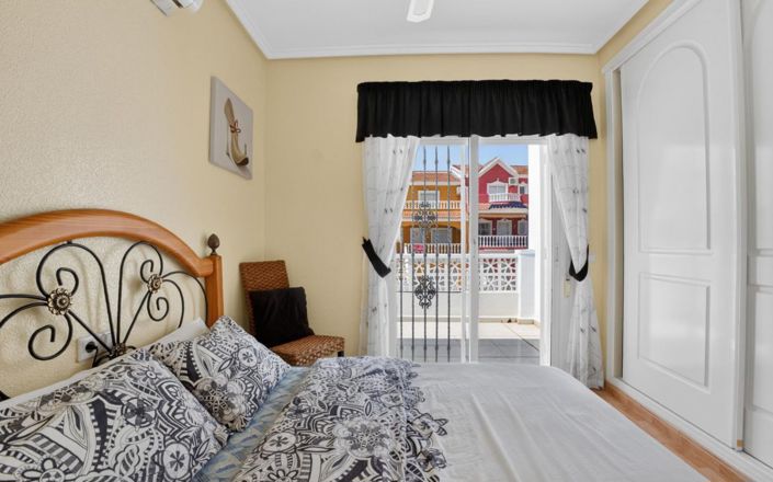 Image No.22-3 Bed Townhouse for sale