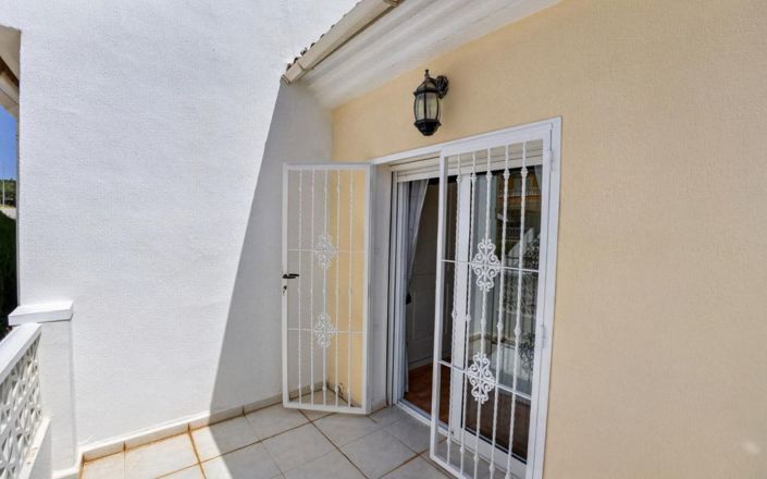 Image No.25-3 Bed Townhouse for sale