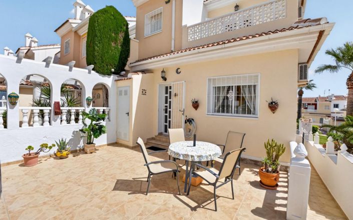 Image No.31-3 Bed Townhouse for sale