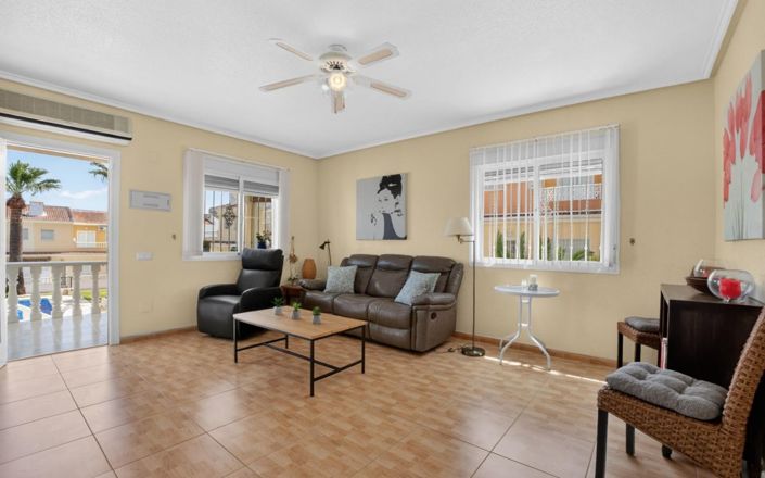 Image No.6-3 Bed Townhouse for sale