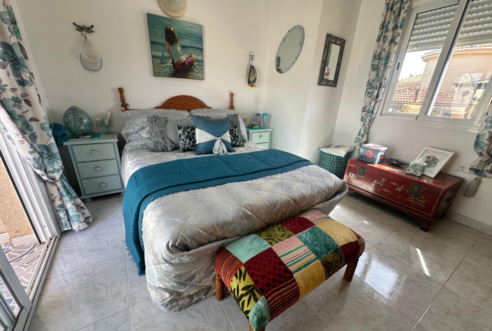 Image No.13-3 Bed Property for sale