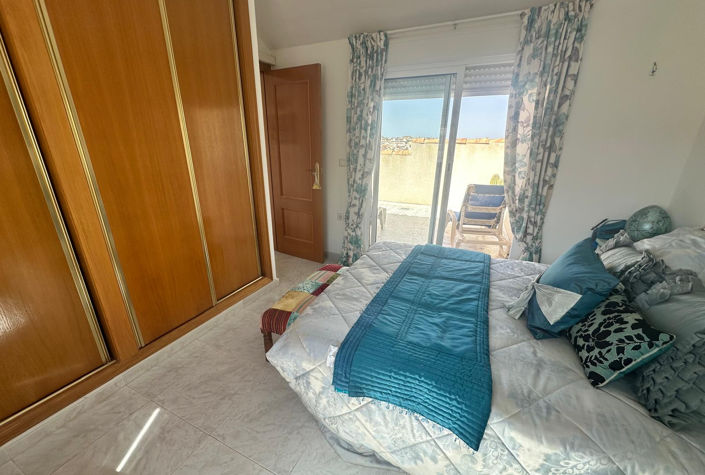 Image No.14-3 Bed Property for sale