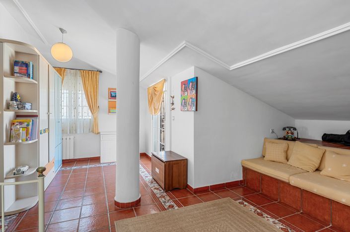 Image No.46-6 Bed Villa for sale