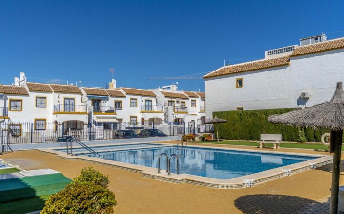 Image No.2-Villa de 3 chambres à vendre à Orihuela Costa