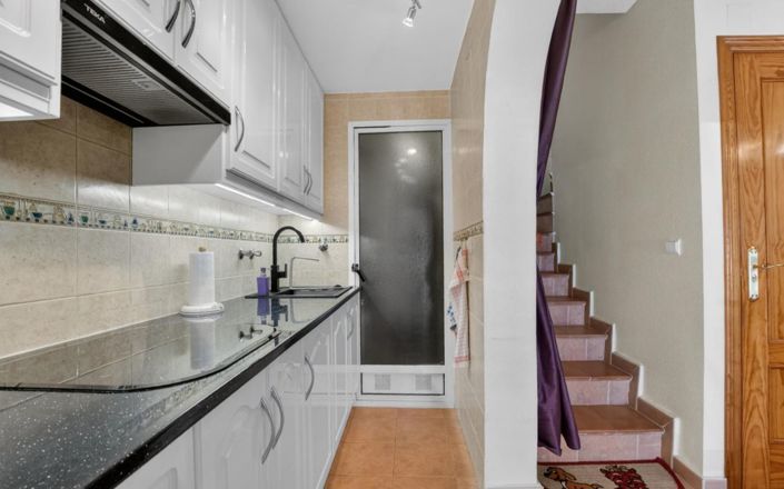 Image No.11-2 Bed Townhouse for sale