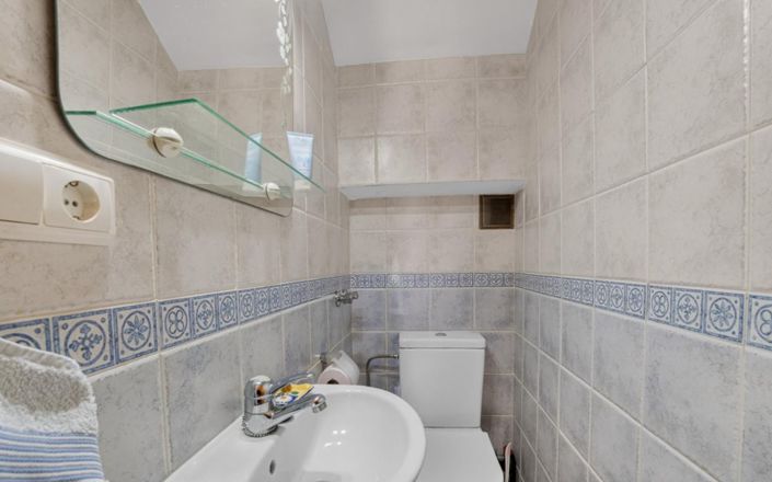 Image No.13-2 Bed Townhouse for sale