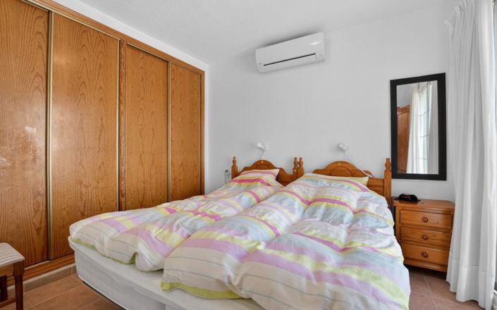 Image No.14-2 Bed Townhouse for sale