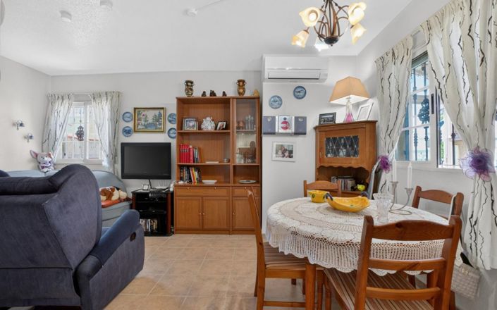 Image No.6-2 Bed Townhouse for sale