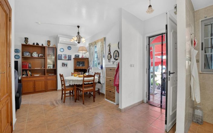 Image No.7-2 Bed Townhouse for sale