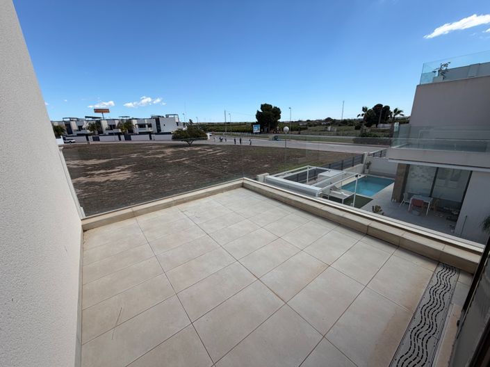 Image No.28-3 Bed Villa for sale