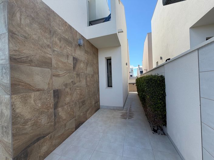 Image No.31-3 Bed Villa for sale