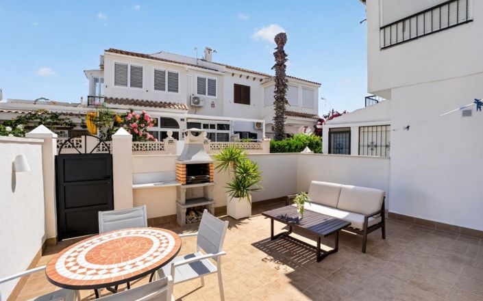 Image No.20-2 Bed Apartment for sale