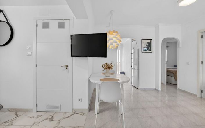 Image No.8-2 Bed Apartment for sale