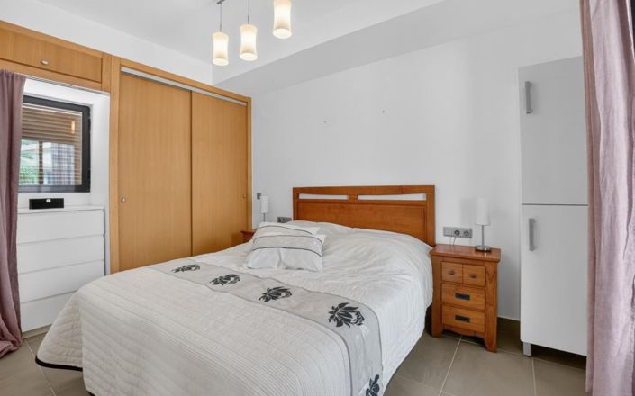 Image No.13-2 Bed Property for sale
