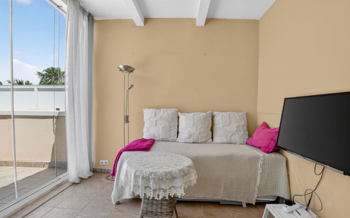 Image No.18-2 Bed Property for sale