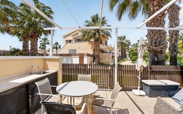 Image No.24-2 Bed Property for sale