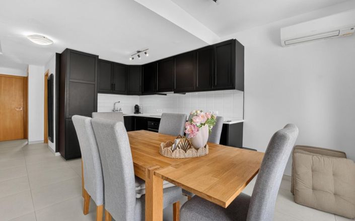 Image No.6-2 Bed Property for sale