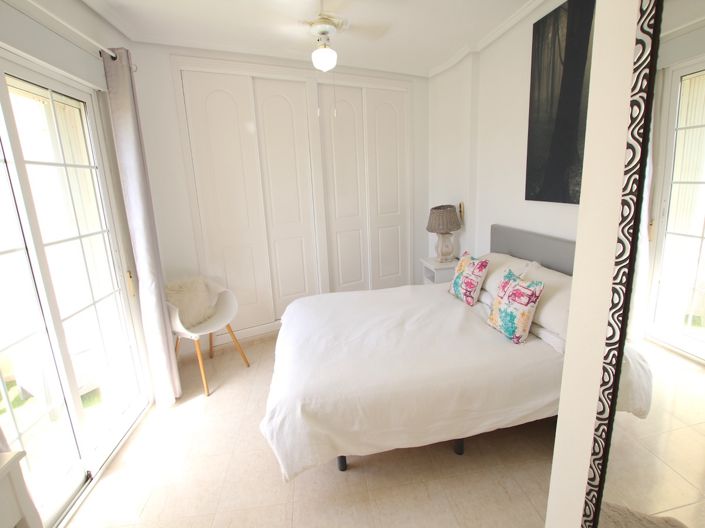 Image No.22-3 Bed Townhouse for sale