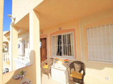 49500_sun_drenched_top_floor_la_florida_apartment_with_sea_views_220426153527_img_5429