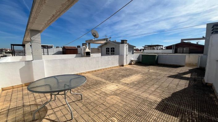 Image No.20-2 Bed Apartment for sale
