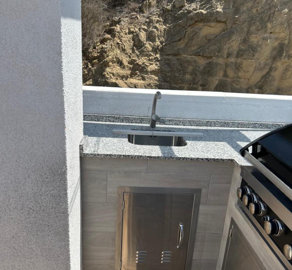 outside_sink