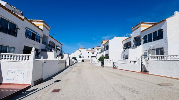 Image No.20-2 Bed Apartment for sale
