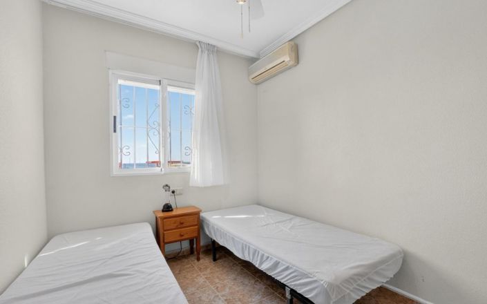 Image No.13-2 Bed Townhouse for sale