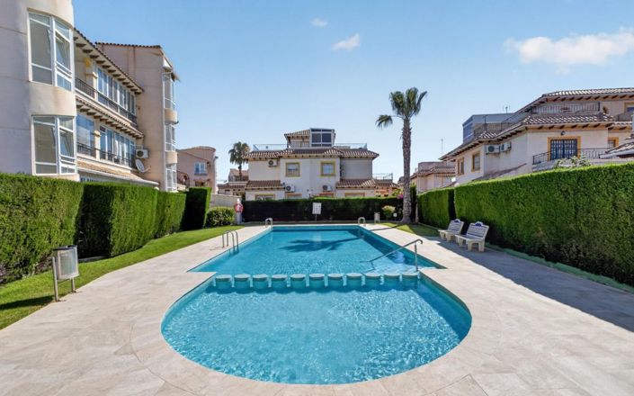 Image No.2-2 Bed Townhouse for sale