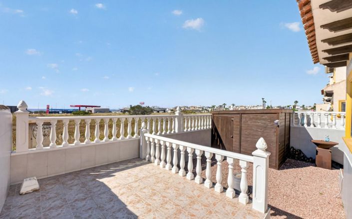 Image No.22-2 Bed Townhouse for sale