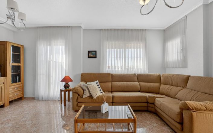 Image No.4-2 Bed Townhouse for sale