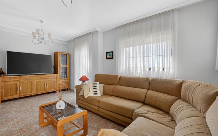 Image No.6-2 Bed Townhouse for sale