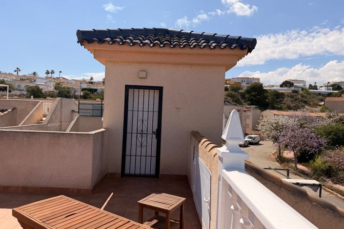 Image No.21-2 Bed Townhouse for sale