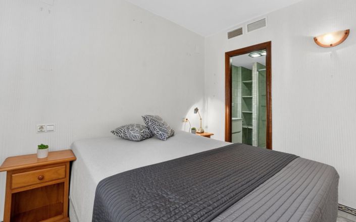 Image No.19-2 Bed Apartment for sale