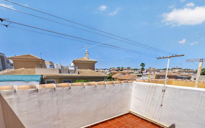Image No.32-3 Bed Quad for sale