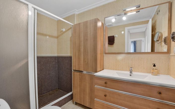Image No.17-2 Bed Townhouse for sale