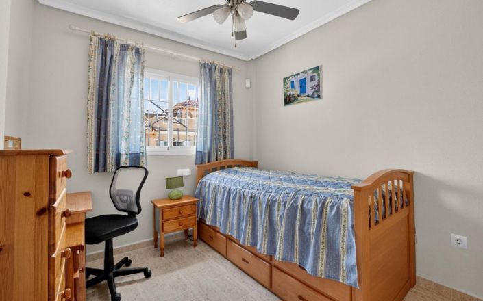 Image No.18-2 Bed Townhouse for sale