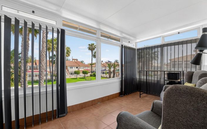 Image No.20-2 Bed Townhouse for sale