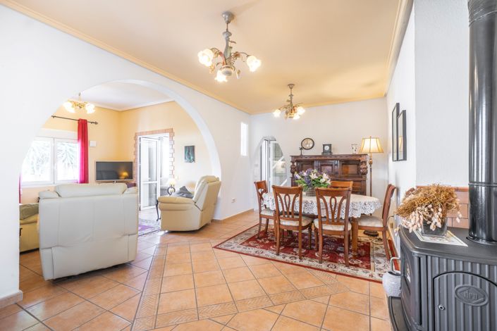 Image No.2-3 Bed Villa for sale