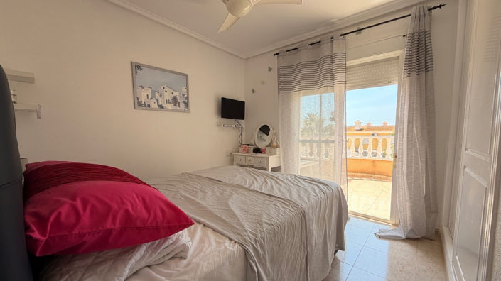 Image No.10-2 Bed Townhouse for sale