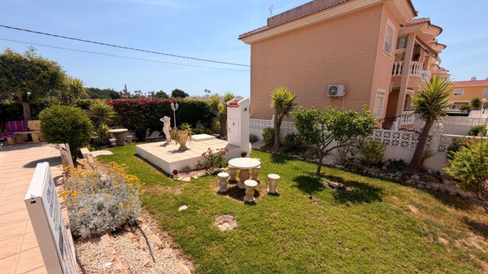 Image No.25-2 Bed Townhouse for sale