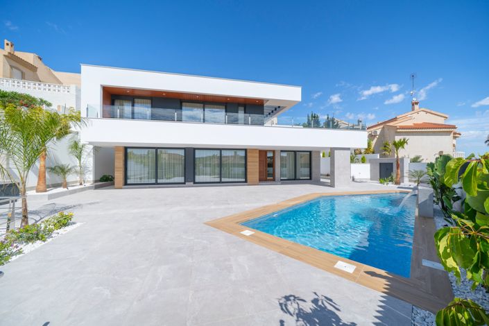 Image No.45-4 Bed Villa for sale