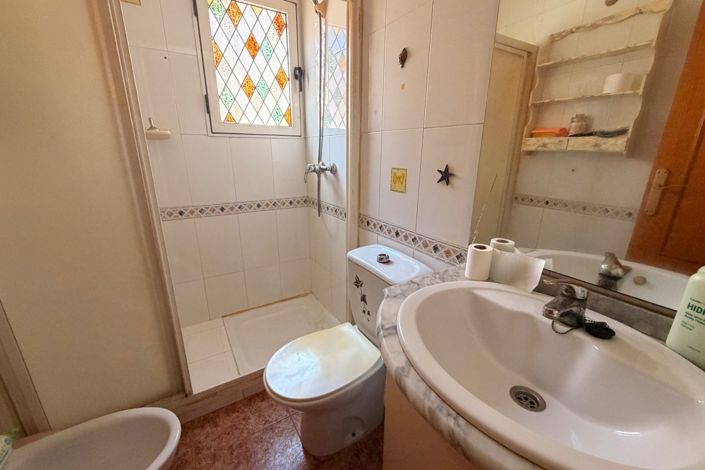 Image No.12-2 Bed Bungalow for sale