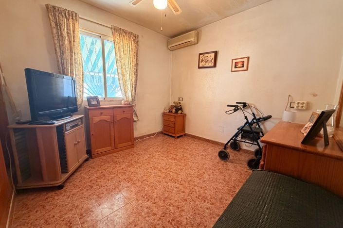 Image No.6-2 Bed Bungalow for sale