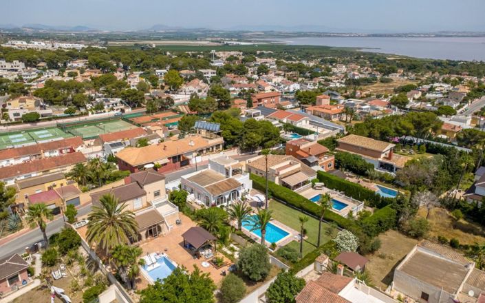 Image No.49-3 Bed Villa for sale