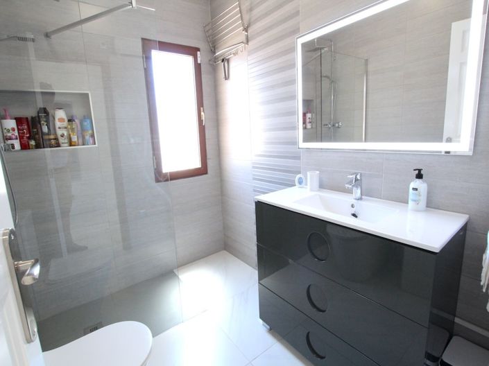 Image No.19-3 Bed Villa for sale