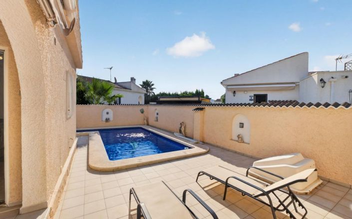 Image No.21-3 Bed Villa for sale