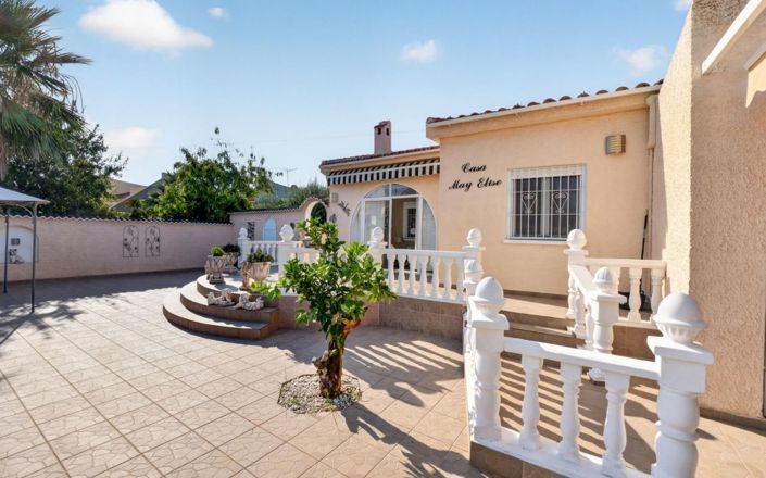 Image No.27-3 Bed Villa for sale